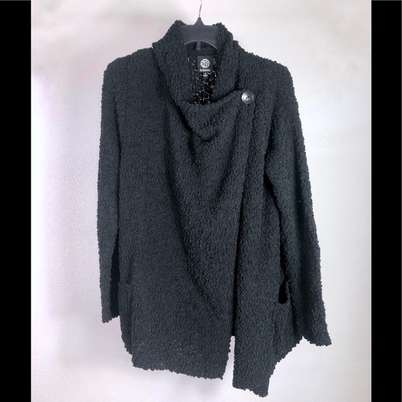 Bobeau Boucle Popcorn Black Draped Button Cardigan - Picture 2 of 8